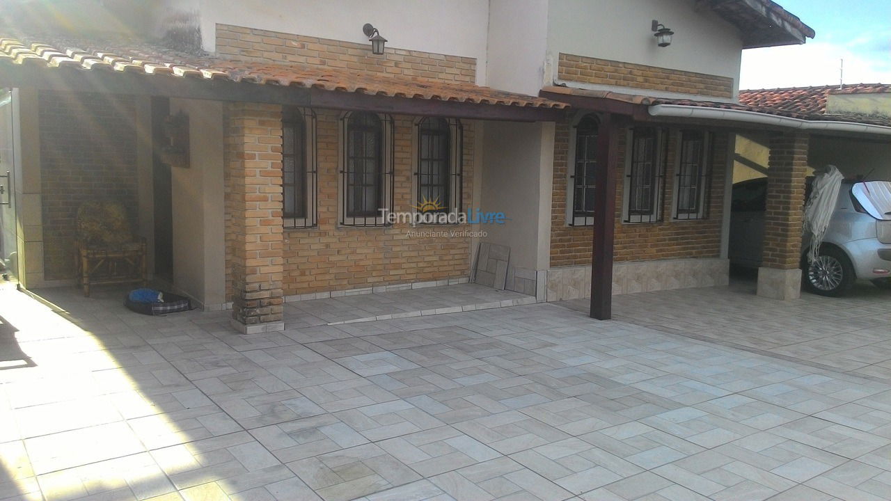 House for vacation rental in Caraguatatuba (Praia das Palmeiras)