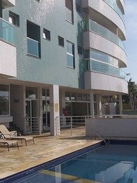 Beautiful apt with 3 suites, barbecue on the balcony facing the sea