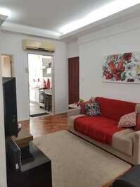 Comfortable and quiet 2 bedroom w / 2WC in the heart of Ipanema!