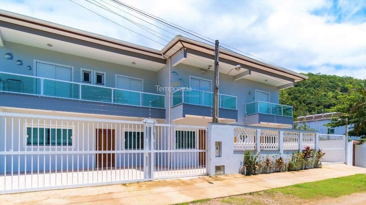 Granja para alquiler de vacaciones em Ubatuba (Praia das Toninhas)