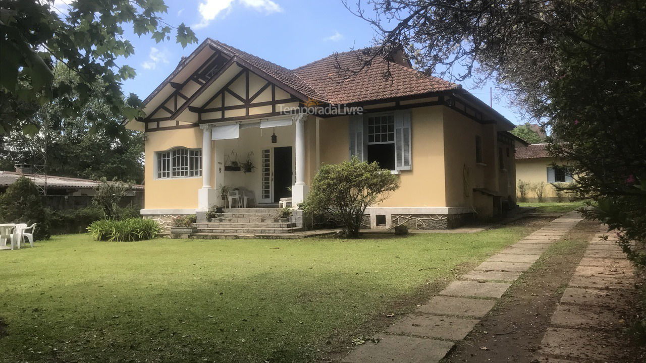 Casa para alquiler de vacaciones em Campos do Jordão (Capivari)