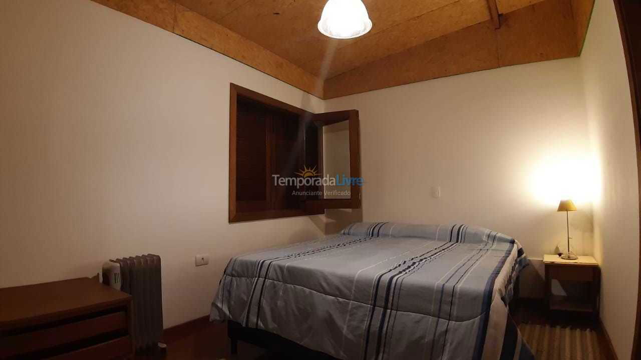 Casa para alquiler de vacaciones em Campos do Jordão (Loteamento Véu da Noiva)