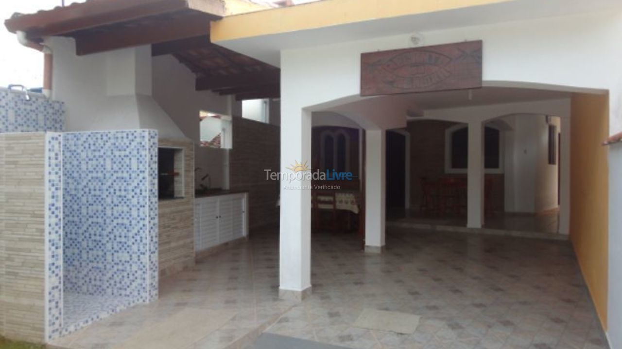 Casa para alquiler de vacaciones em Ubatuba (Praia do Lázaro)
