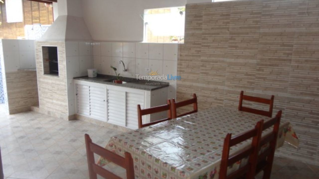 Casa para alquiler de vacaciones em Ubatuba (Praia do Lázaro)