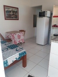 Apt with kitchen, swimming pool and shower for 10,8,6 and 3 feet. Ubatuba beach.RECANTO FAMIL.