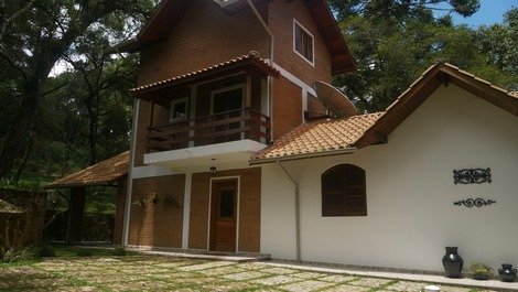 BEAUTIFUL HOUSE WITH 5 MINUTES FROM THE CENTER - MONTE VERDE