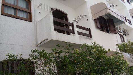 LOCALIZAÇÃO PERFEITA- AP 1 DORM. A 6 MIN.A PÉ PRAIA TENÓRIO COM WI FI