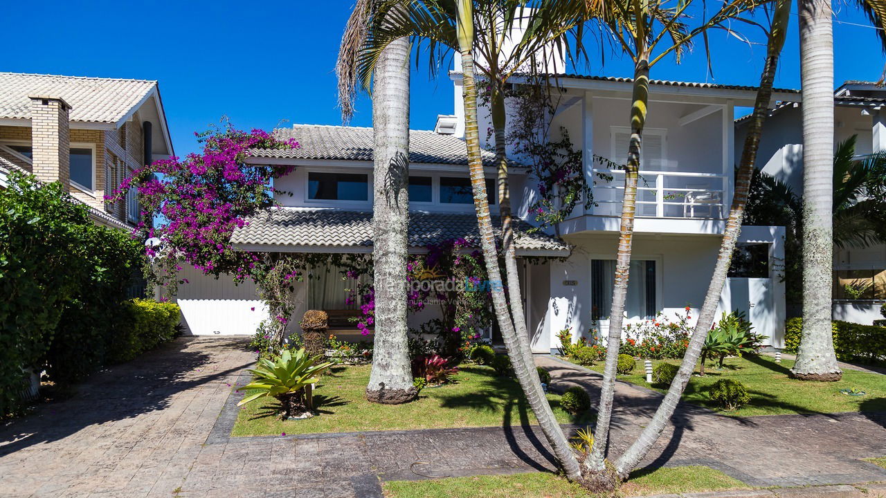 Casa para aluguel de temporada em Florianopolis (Jurerê Internacional)