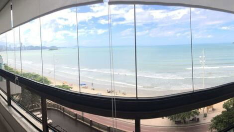 CONFORTÁVEL APARTAMENTO FRENTE AO MAR