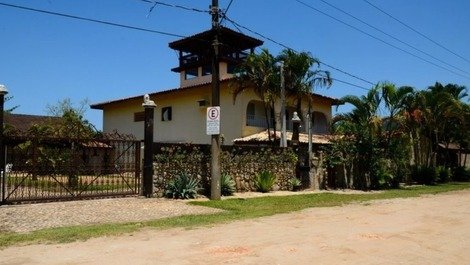 Beautiful House 50m from the beach, gated community - Holds 50 people