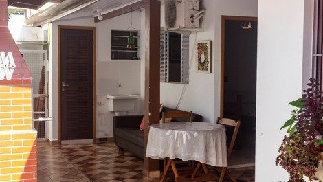 Apartamento con dos suites en Toninhas, Ubatuba. Rincón de la familia