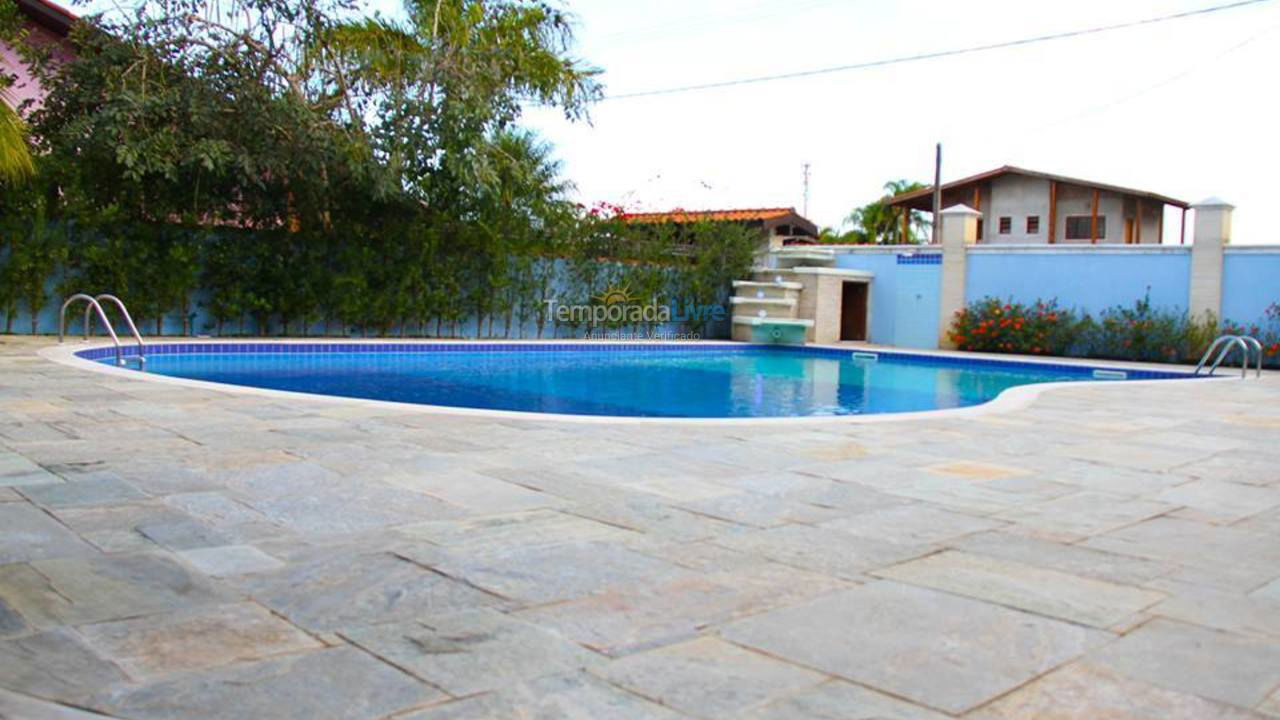 Casa para alquiler de vacaciones em Caraguatatuba (Massaguaçu)