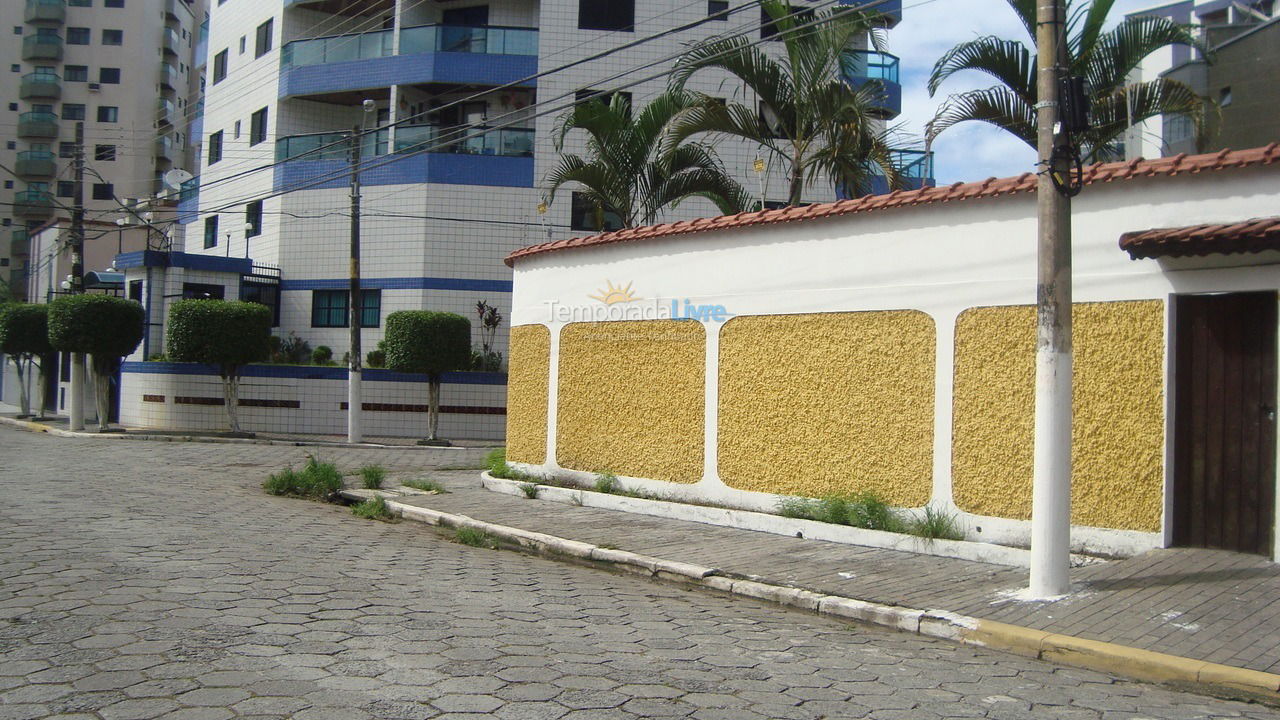 Casa para aluguel de temporada em Praia Grande (Ocian)