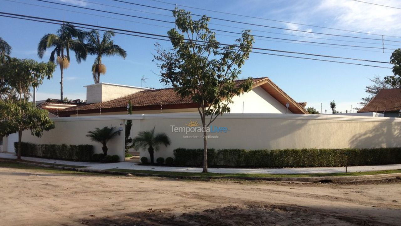 Casa para aluguel de temporada em Guarujá (Enseada)