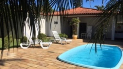 Acogedora y espaciosa casa con piscina, a 50 m de Praia do Tenório - Wi-Fi