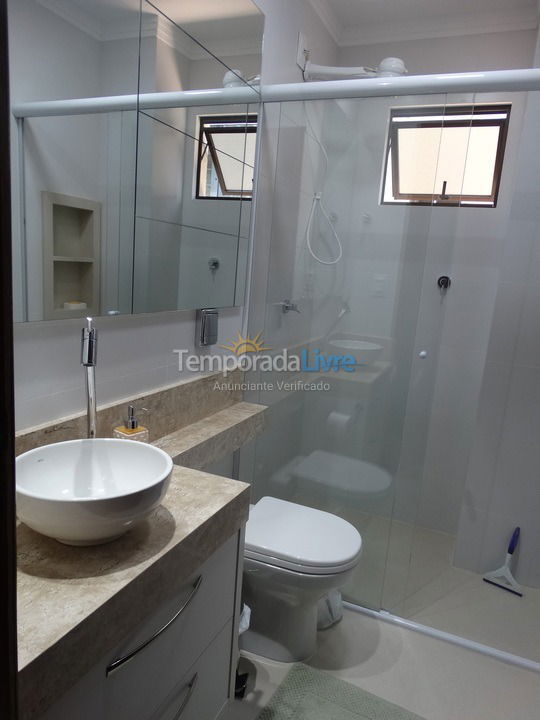 Apartamento para alquiler de vacaciones em Itapema (Meia Praia)
