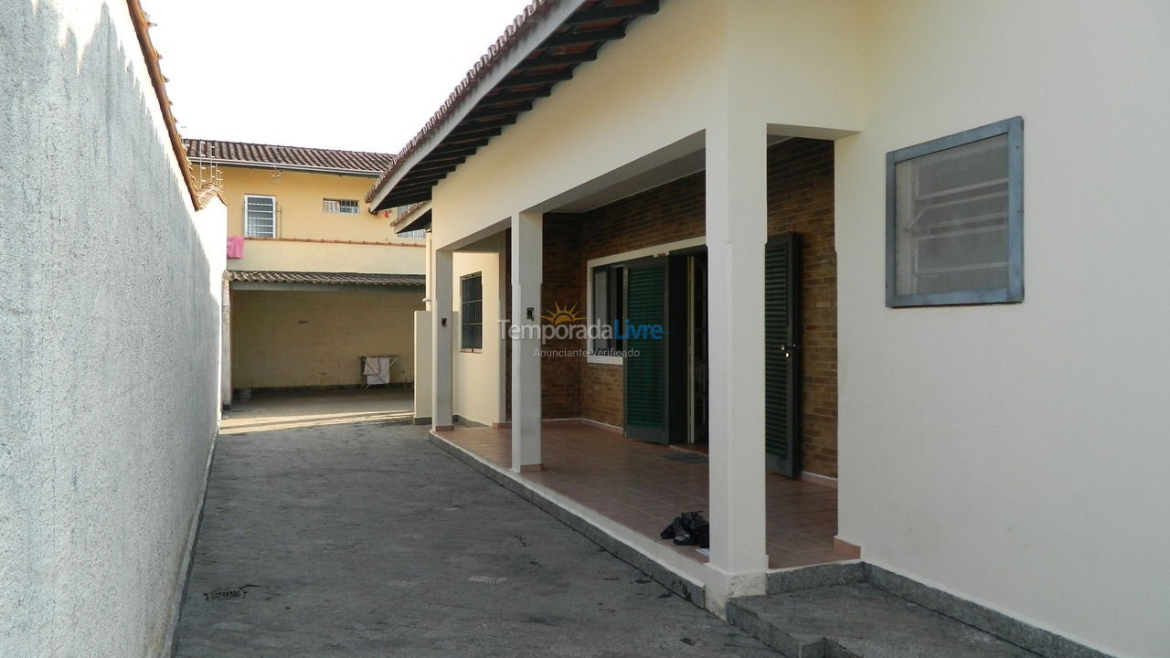 Casa para aluguel de temporada em Ubatuba (Praia Grande)