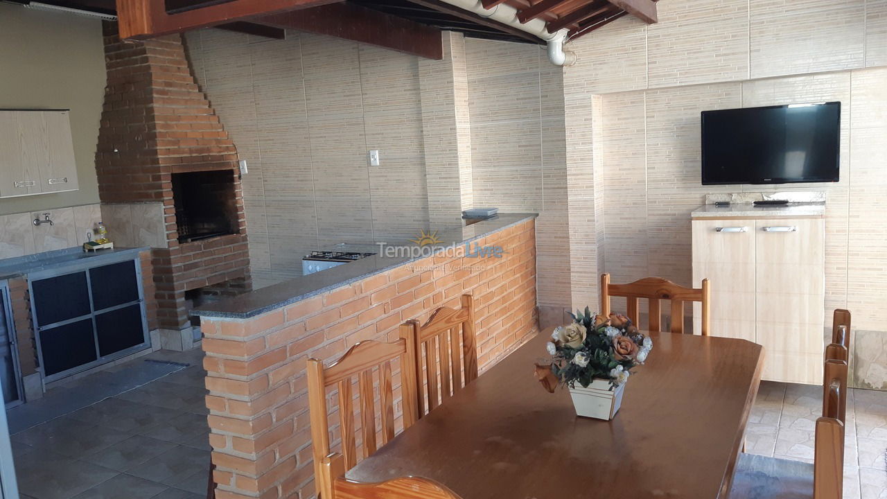 House for vacation rental in Caraguatatuba (Praia das Palmeiras)