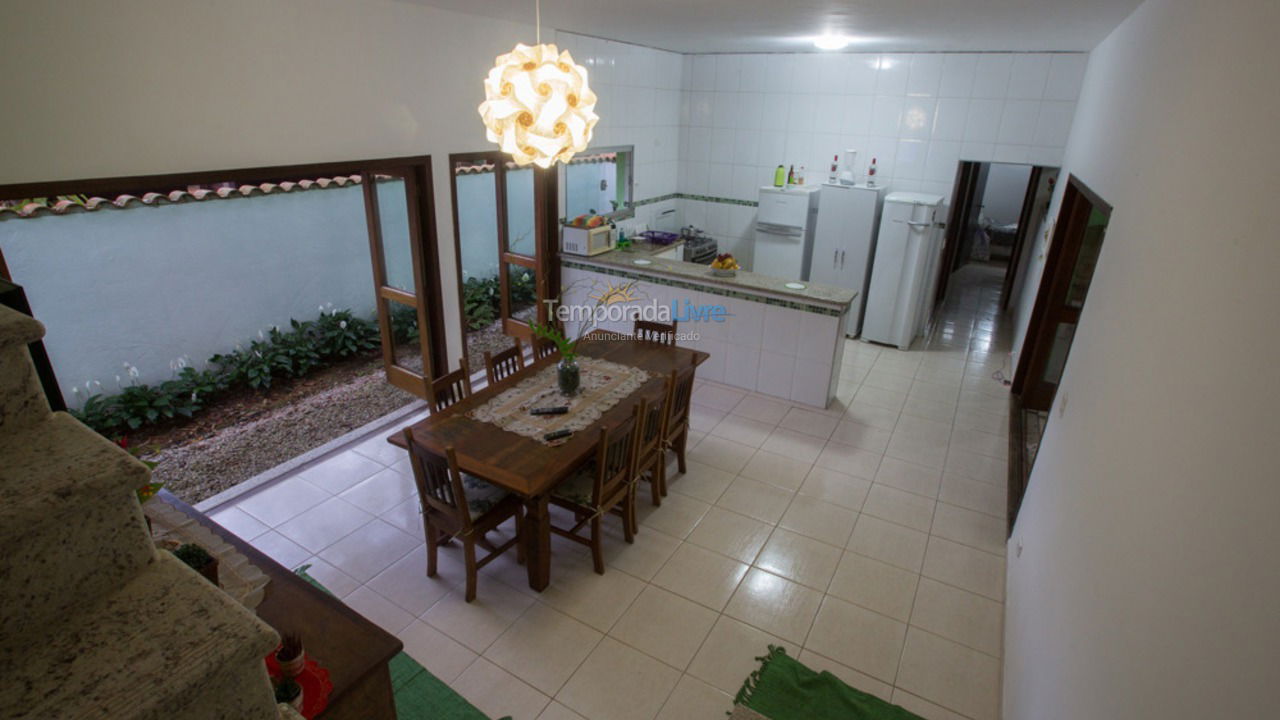 Casa para alquiler de vacaciones em Ubatuba (Praia de Itamambuca)