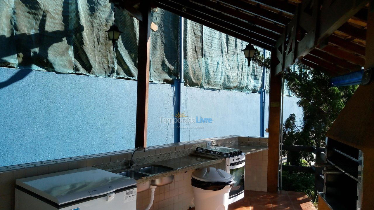 Apartamento para aluguel de temporada em Ubatuba (Praia das Toninhas)