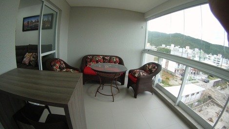 Apartment for rent, well located and with pool in the condominium!