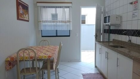 1 bedroom apartment a few meters from Bombinhas beach.