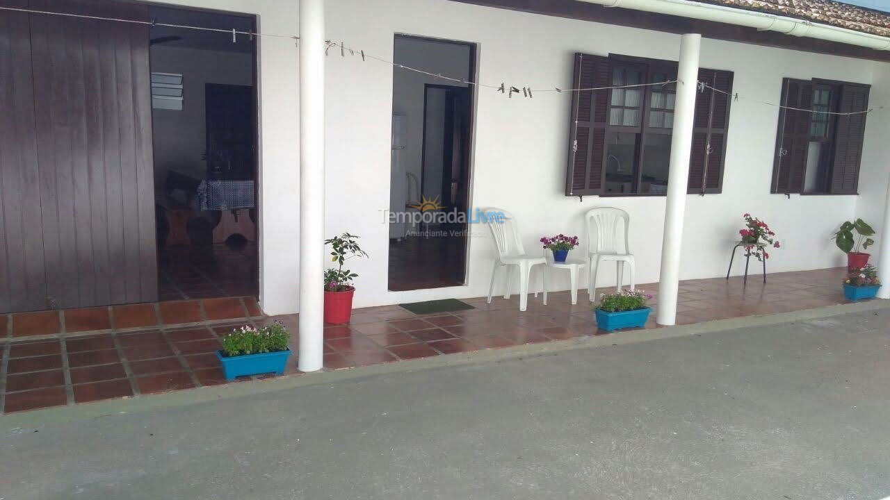 Casa para aluguel de temporada em Florianópolis (Cachoeira do Bom Jesus)