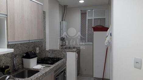 Apartamento em prédio com piscina,praia de Canasvieiras