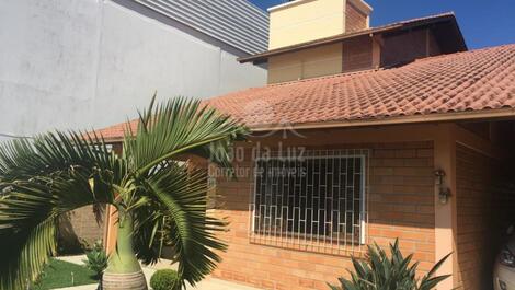 Casa de quatro dormitórios,com piscina na Cachoeira do Bom Jesus.