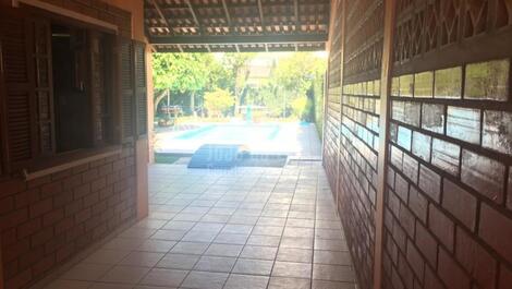 Four bedroom house with pool in Cachoeira do Bom Jesus.