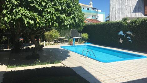 Casa de quatro dormitórios,com piscina na Cachoeira do Bom Jesus.