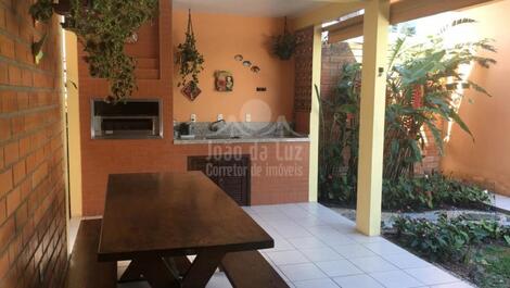 Four bedroom house with pool in Cachoeira do Bom Jesus.