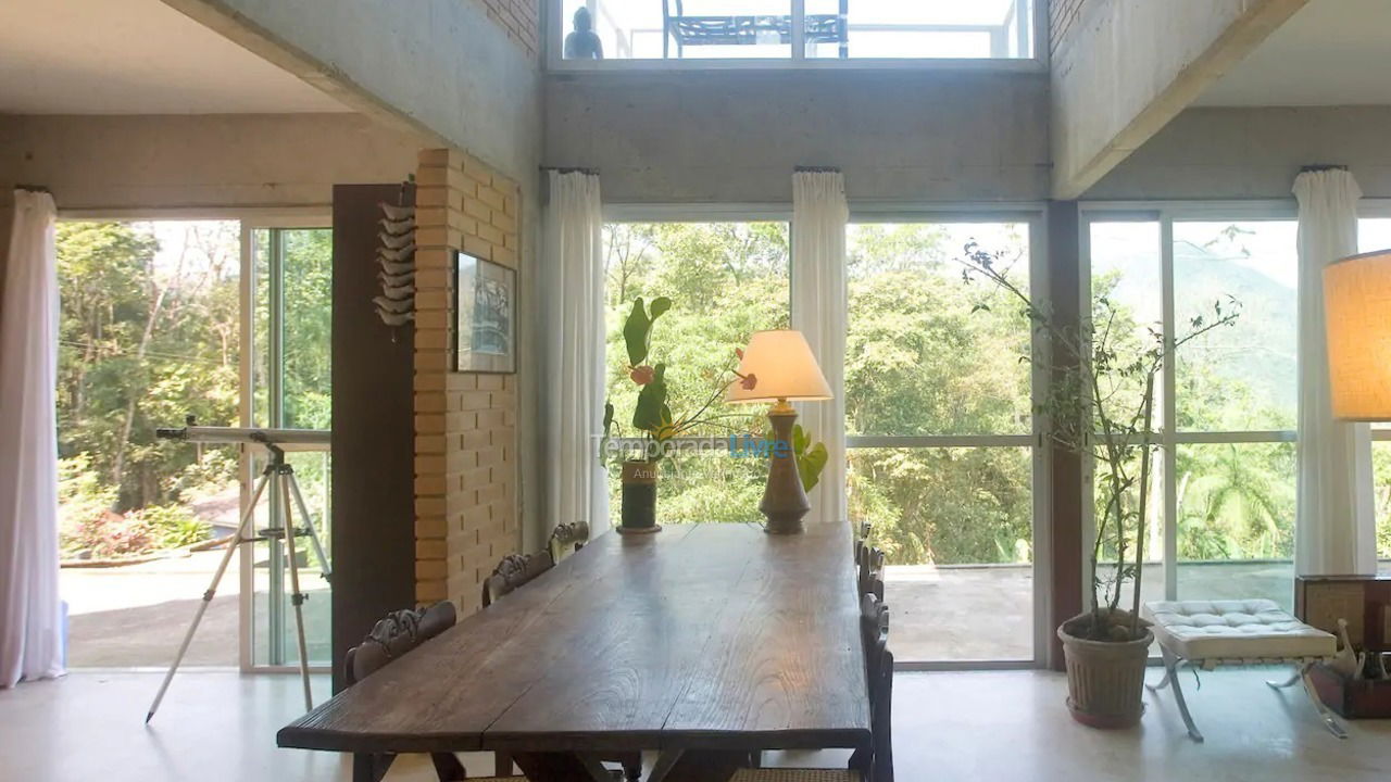 Casa para aluguel de temporada em Ubatuba (Ubatumirim)