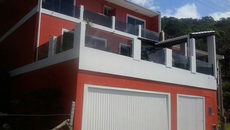 CASA EN GRAN FLORIANOPOLIS A 150 MTS DEL MAR