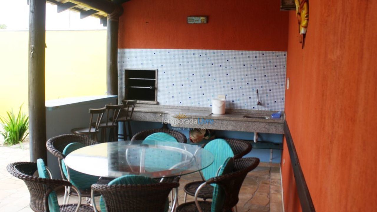 Casa para alquiler de vacaciones em Guaratuba (Barra do Saí)