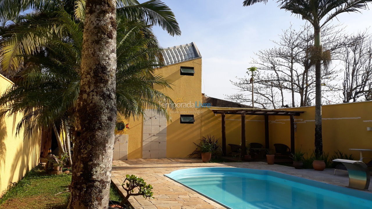 Casa para alquiler de vacaciones em Guaratuba (Barra do Saí)