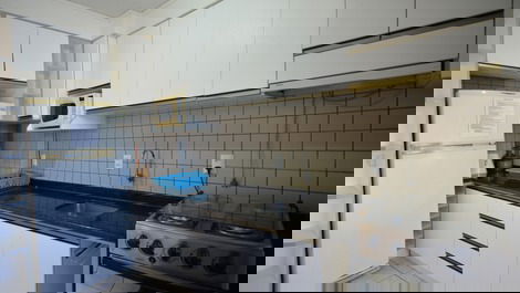 152 - APARTAMENTO BEM LOCALIZADO NO CENTRO DE BOMBINHAS