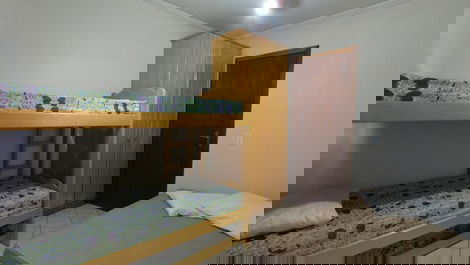 152 - APARTAMENTO BEM LOCALIZADO NO CENTRO DE BOMBINHAS
