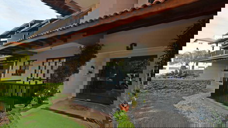 001N - Apartamento para locação Praia de Bombinhas.