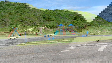 LOFT CONFORTÁVEL FRENTE A PRAINHA, WI-FI, ACOMODA ATÉ 4 PESSOAS