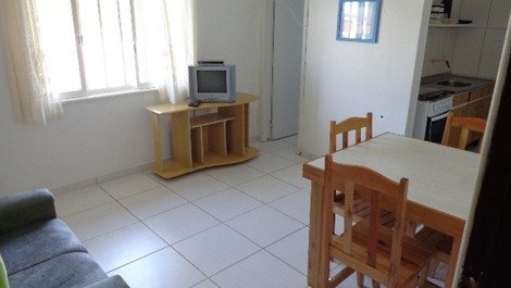 COMFORTABLE BEACH FRONT LOFT, WIFI, ACCOMMODATES UP TO 4 PEOPLE
