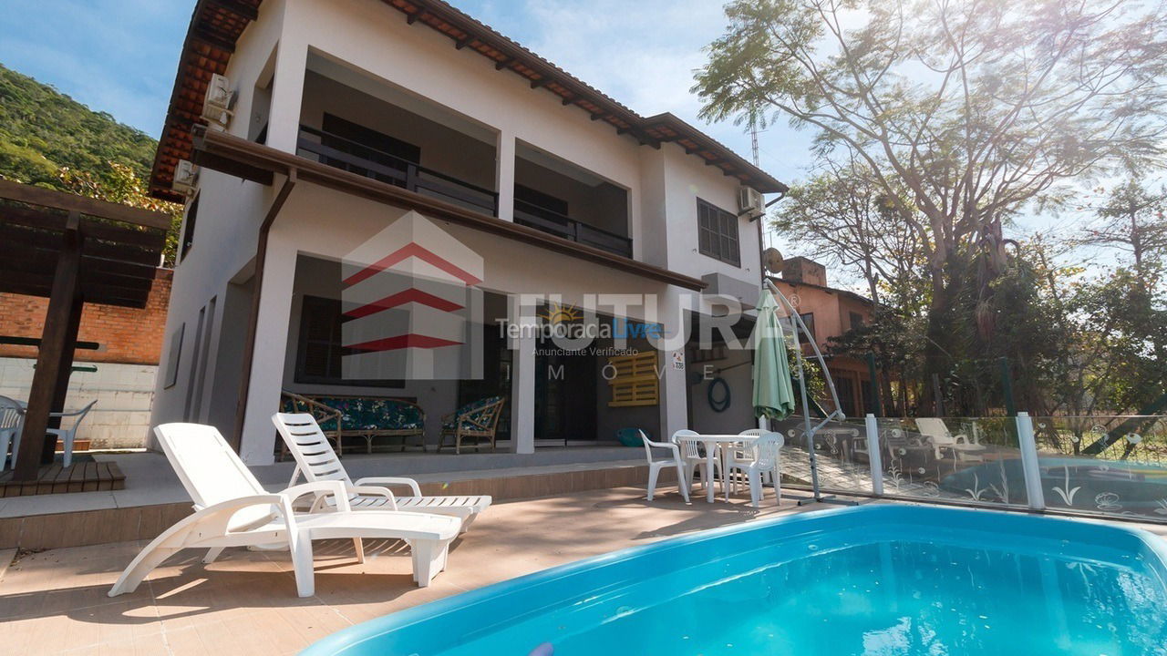 House for vacation rental in Bombinhas (Praia de Bombas)