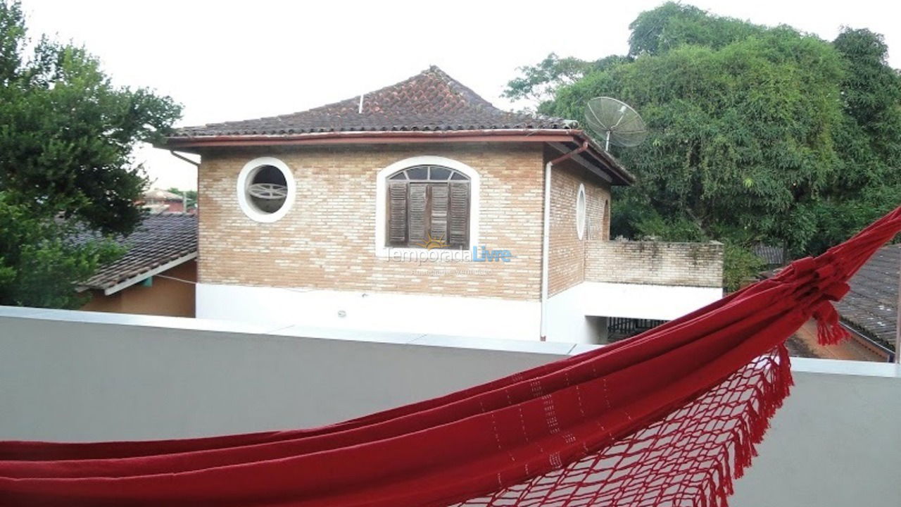 Casa para alquiler de vacaciones em Ubatuba (Enseada)