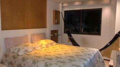 Suite principal, com cama king (da maior que tem), ar condicionado Split, closet, TV 50 polegadas.