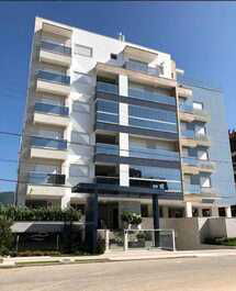 Apartment for rent, well located and with pool in the condominium!