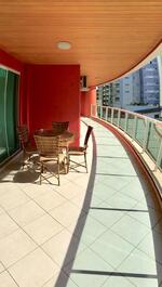 APARTMENT HALF BEACH ITAPEMA SC