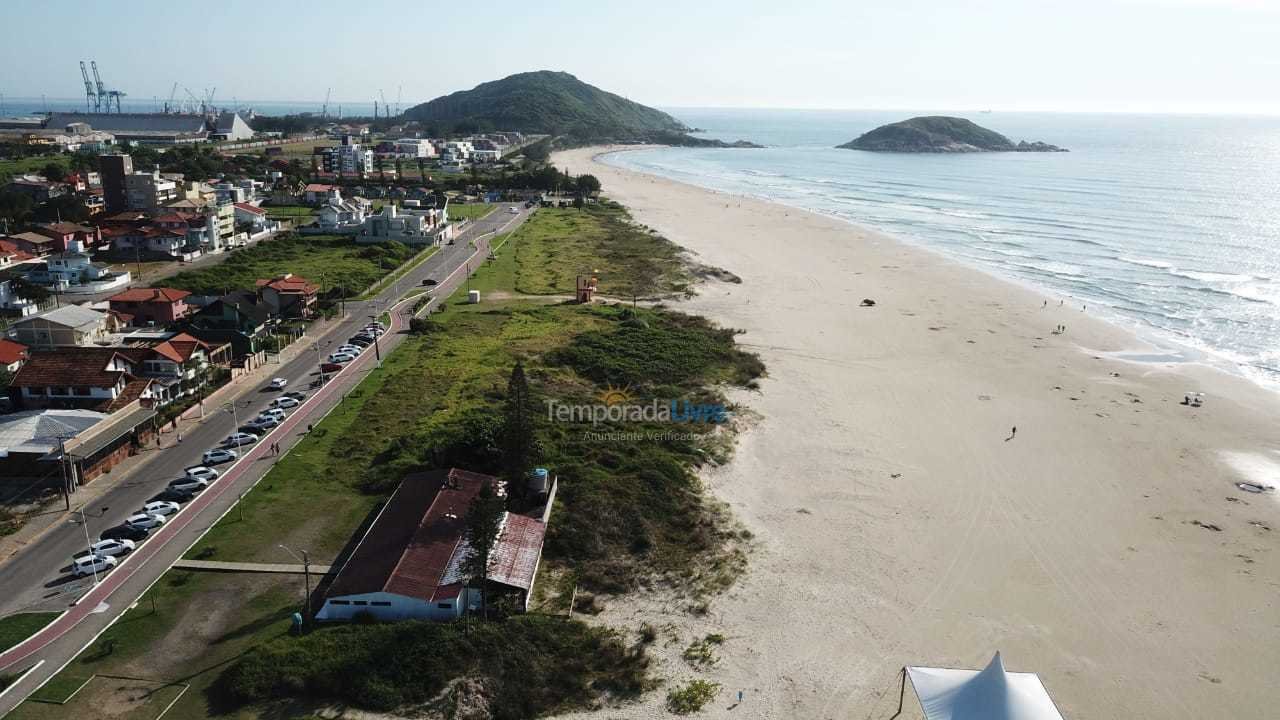 Casa para alquiler de vacaciones em Imbituba (Praia da Vila)