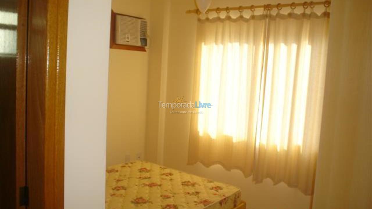 Apartamento para aluguel de temporada em Itapema (Meia Praia)