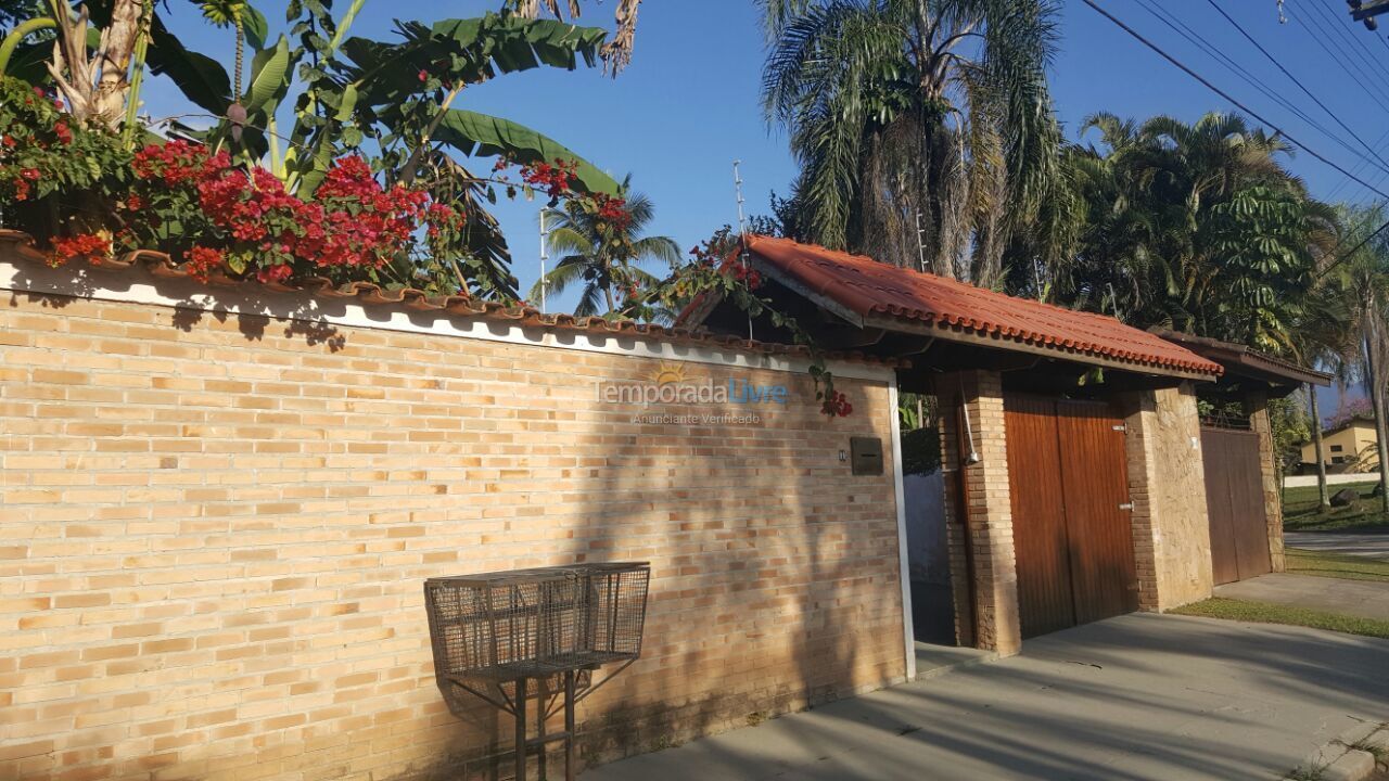 Casa para aluguel de temporada em Ubatuba (Praia Grande)