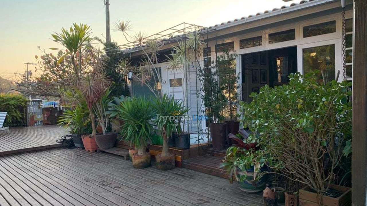 Casa para aluguel de temporada em Florianópolis (Barra da Lagoa)